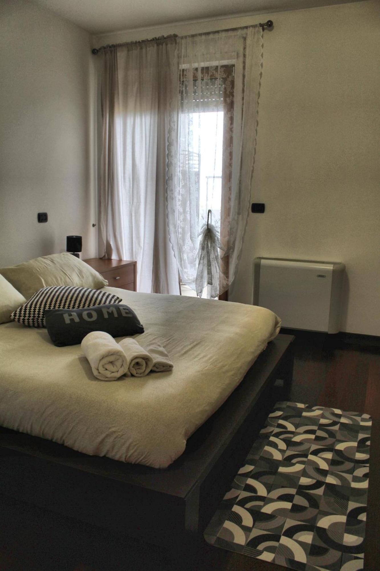 Apartament Fara 8 *